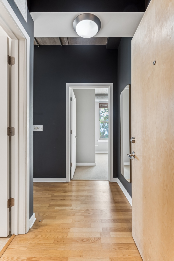 1228 W MONROE Street Unit: 301