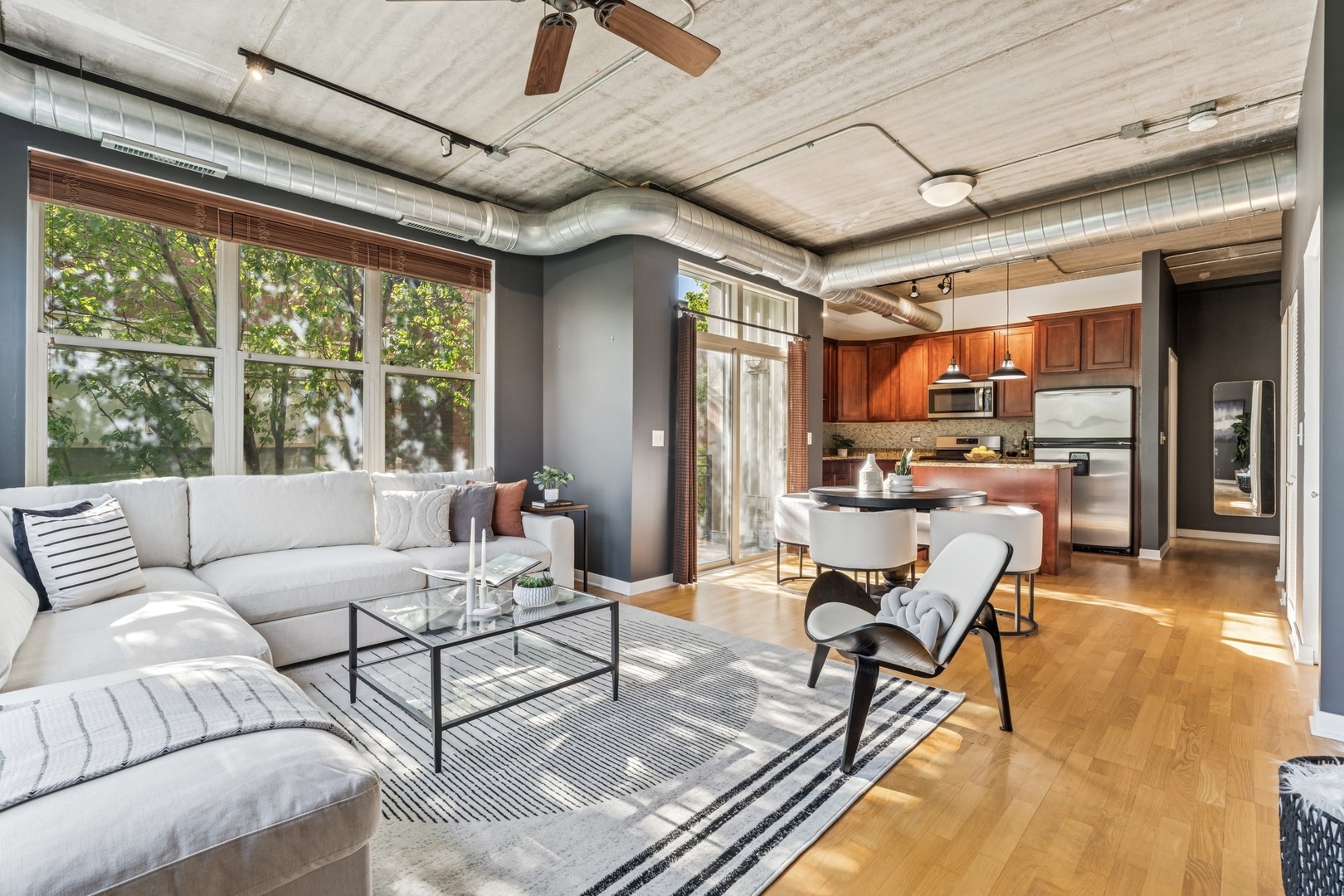 1228 W MONROE Street Unit: 301