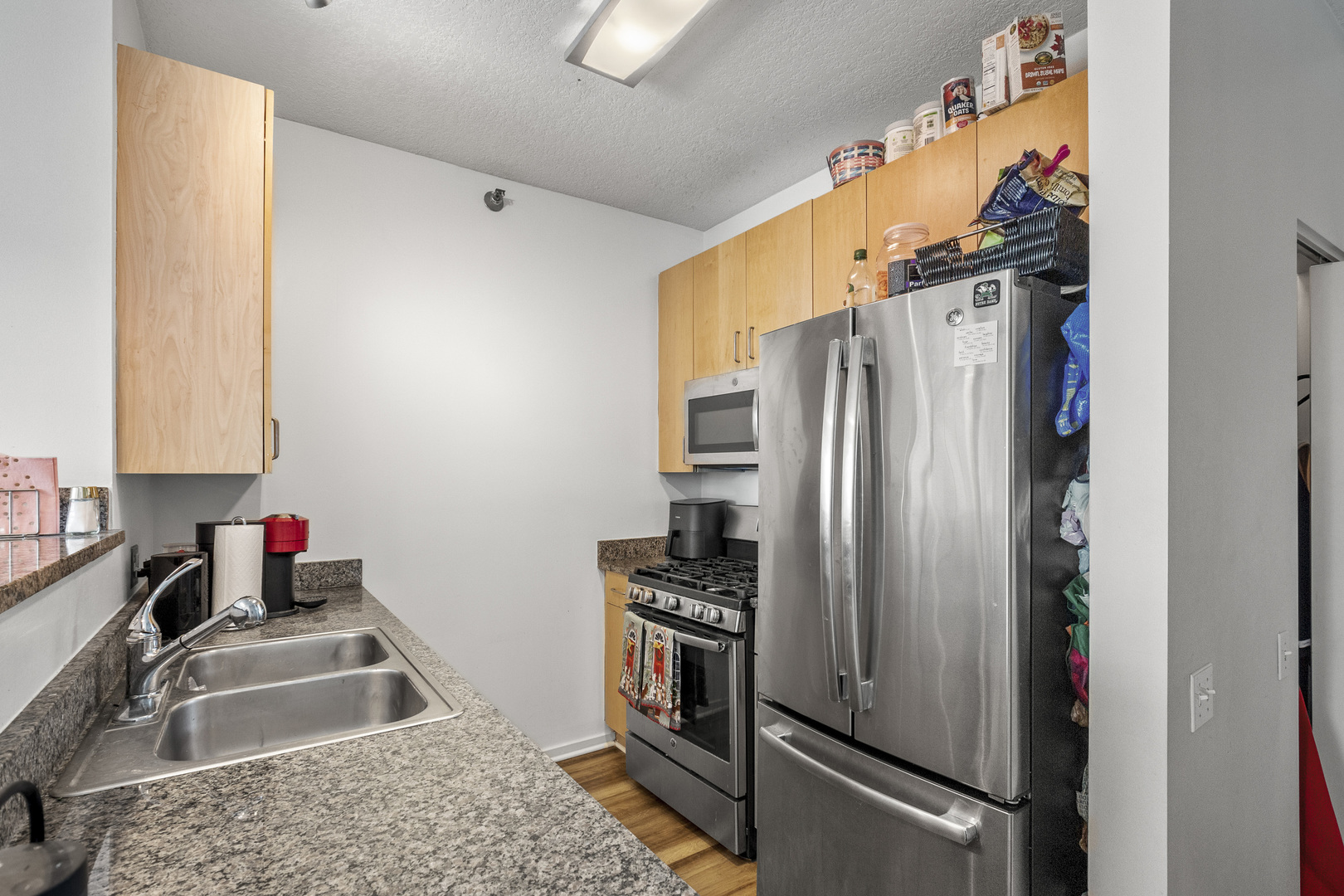 600 N Kingsbury Street Unit: 1601