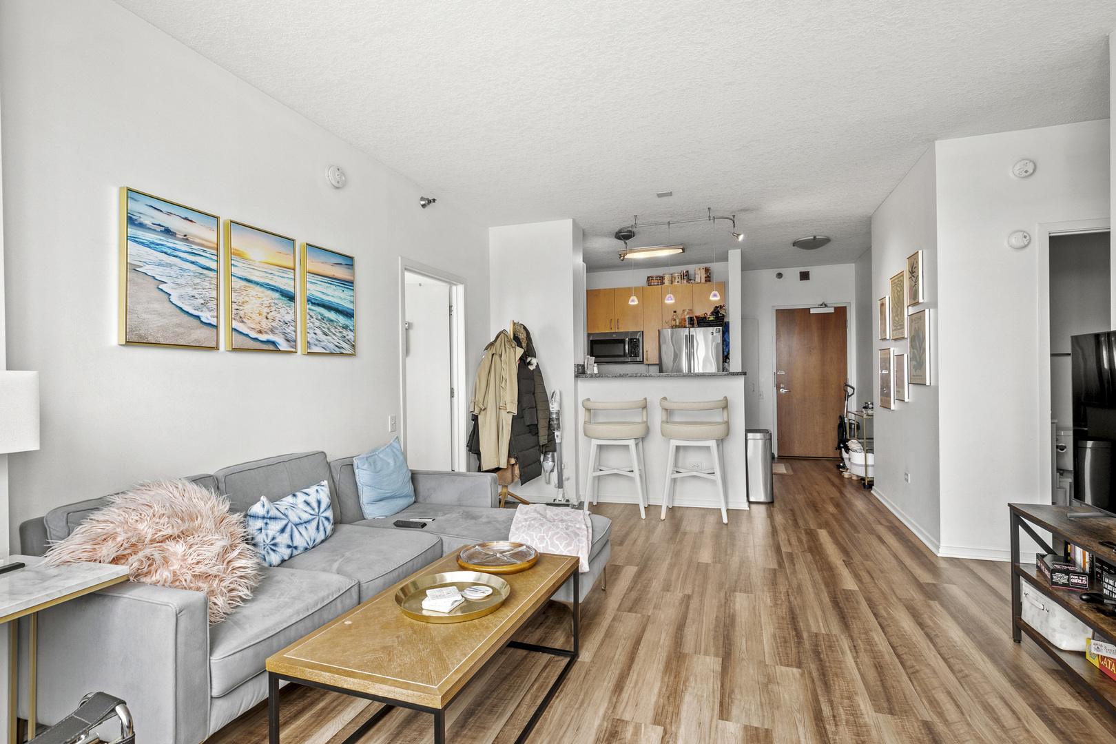 600 N Kingsbury Street Unit: 1601
