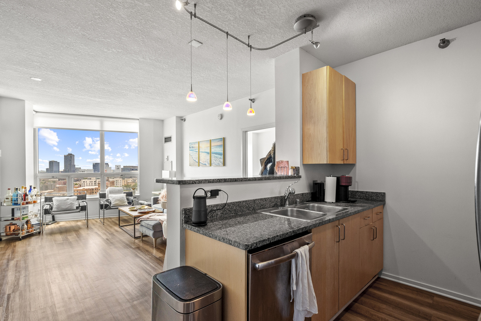 600 N Kingsbury Street Unit: 1601