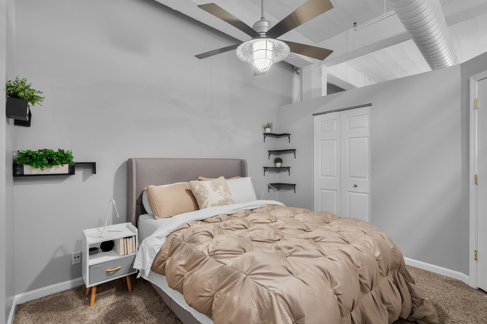 124 W Polk Street Unit: 905