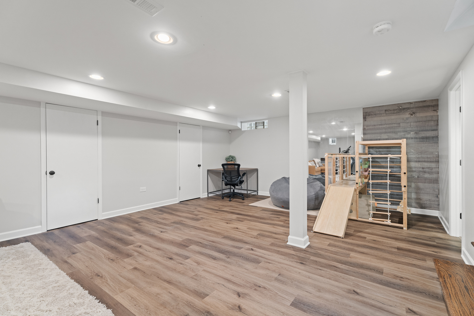 293 N Willow Road
