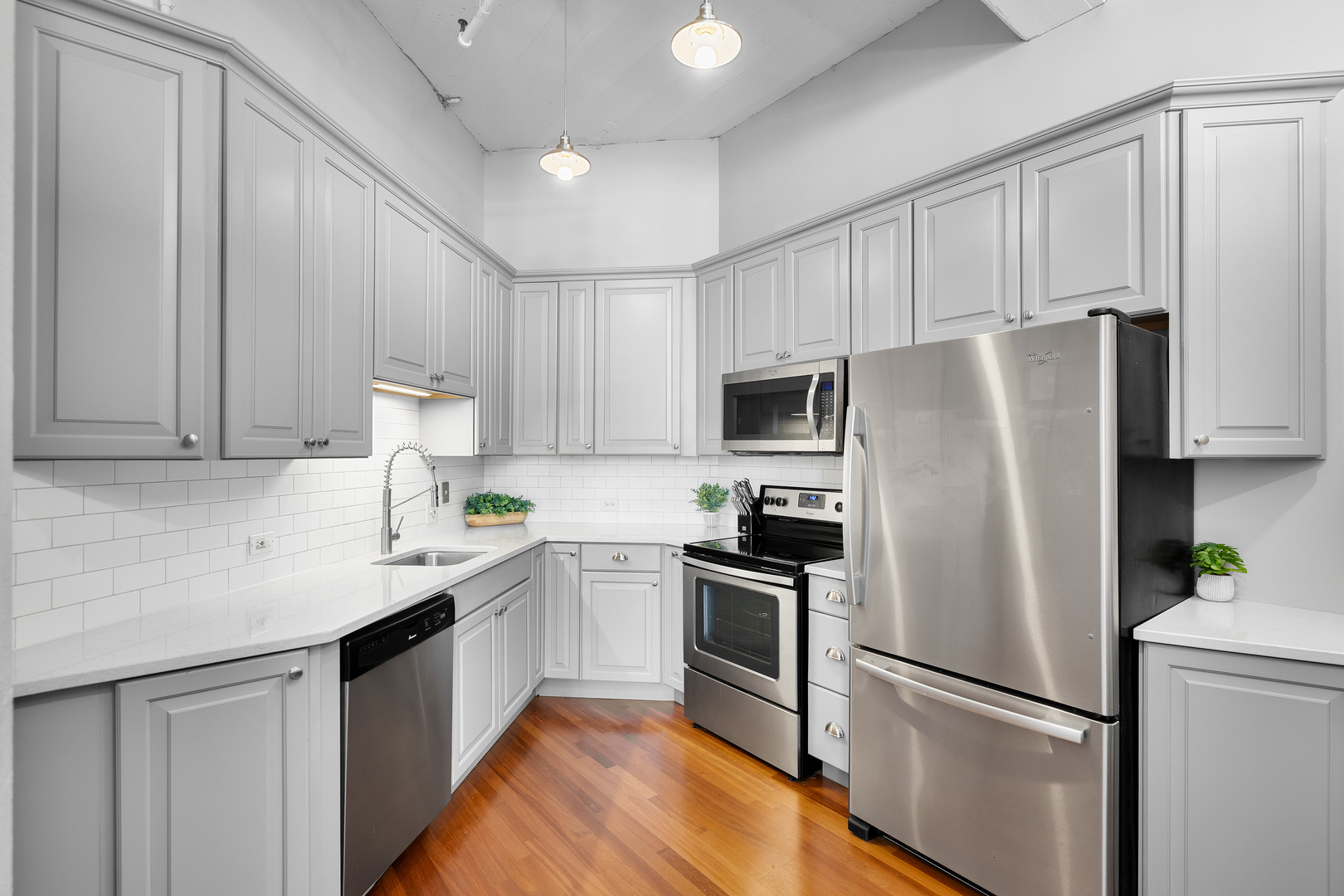 124 W Polk Street Unit: 905