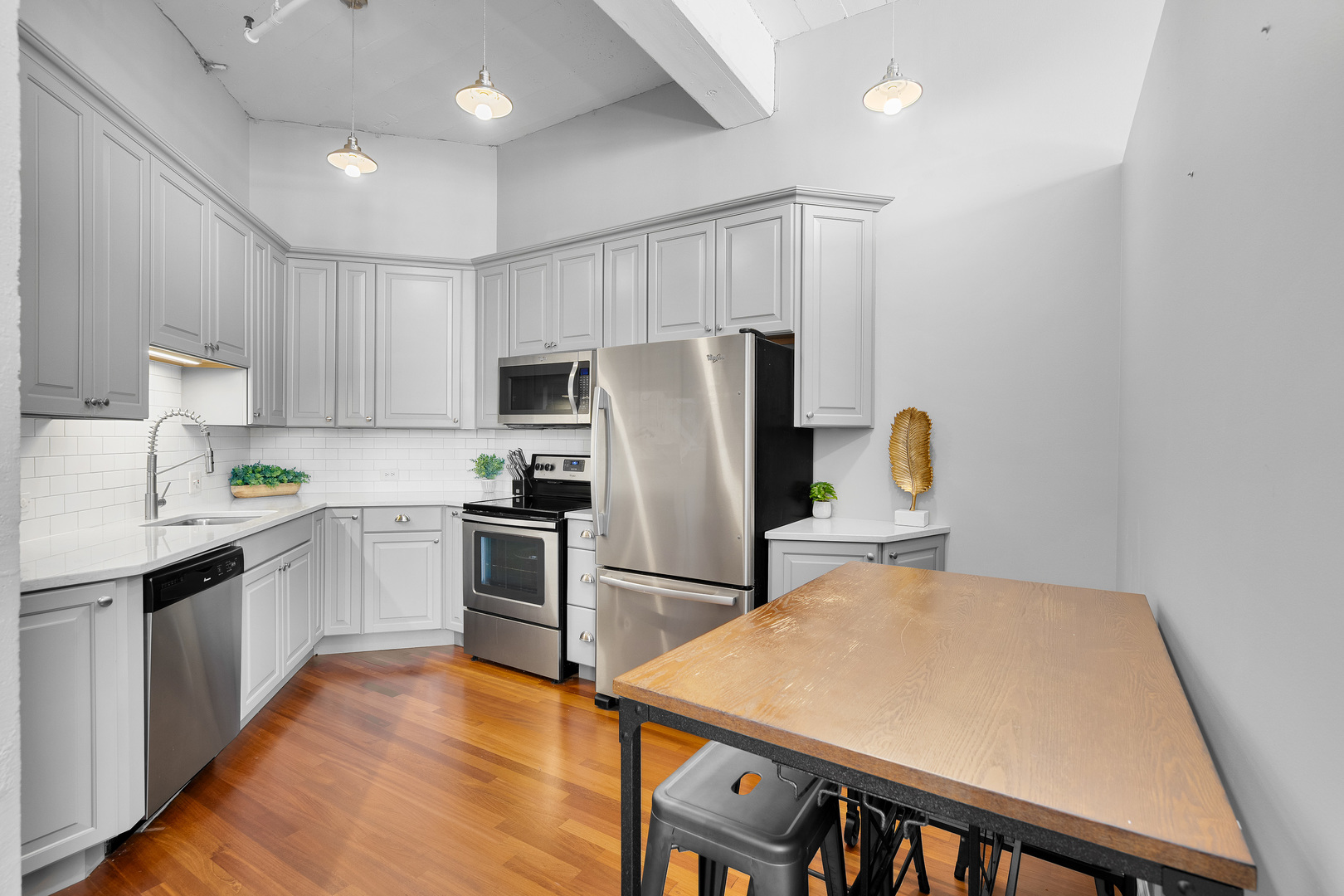 124 W Polk Street Unit: 905