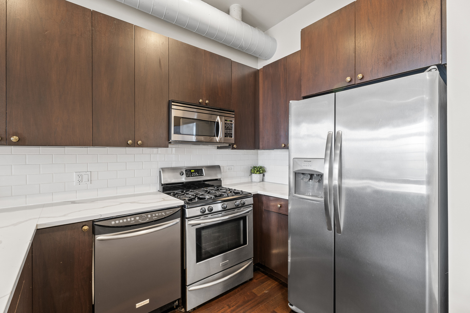 636 N Racine Avenue Unit: 4S