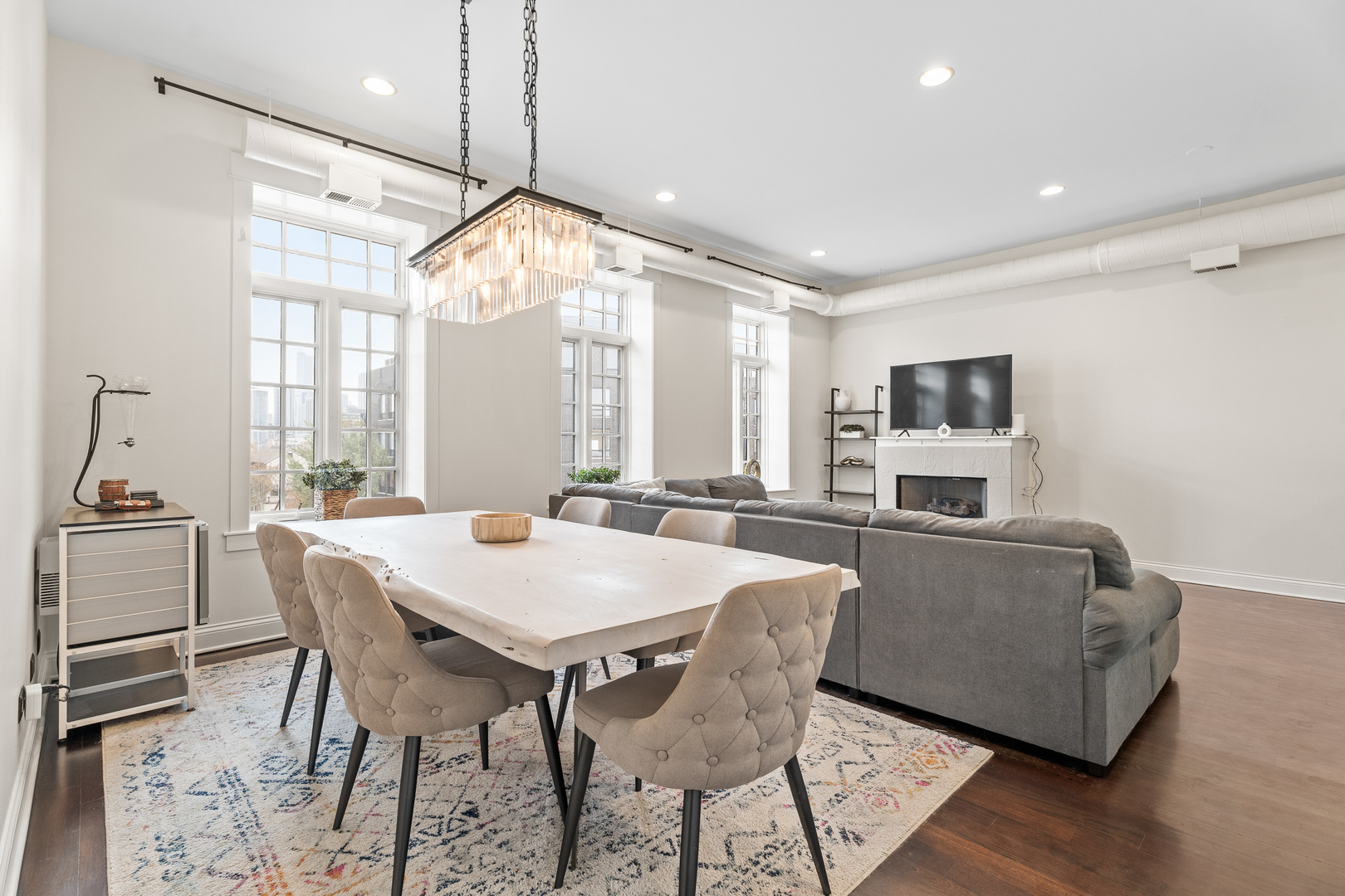 636 N Racine Avenue Unit: 4S