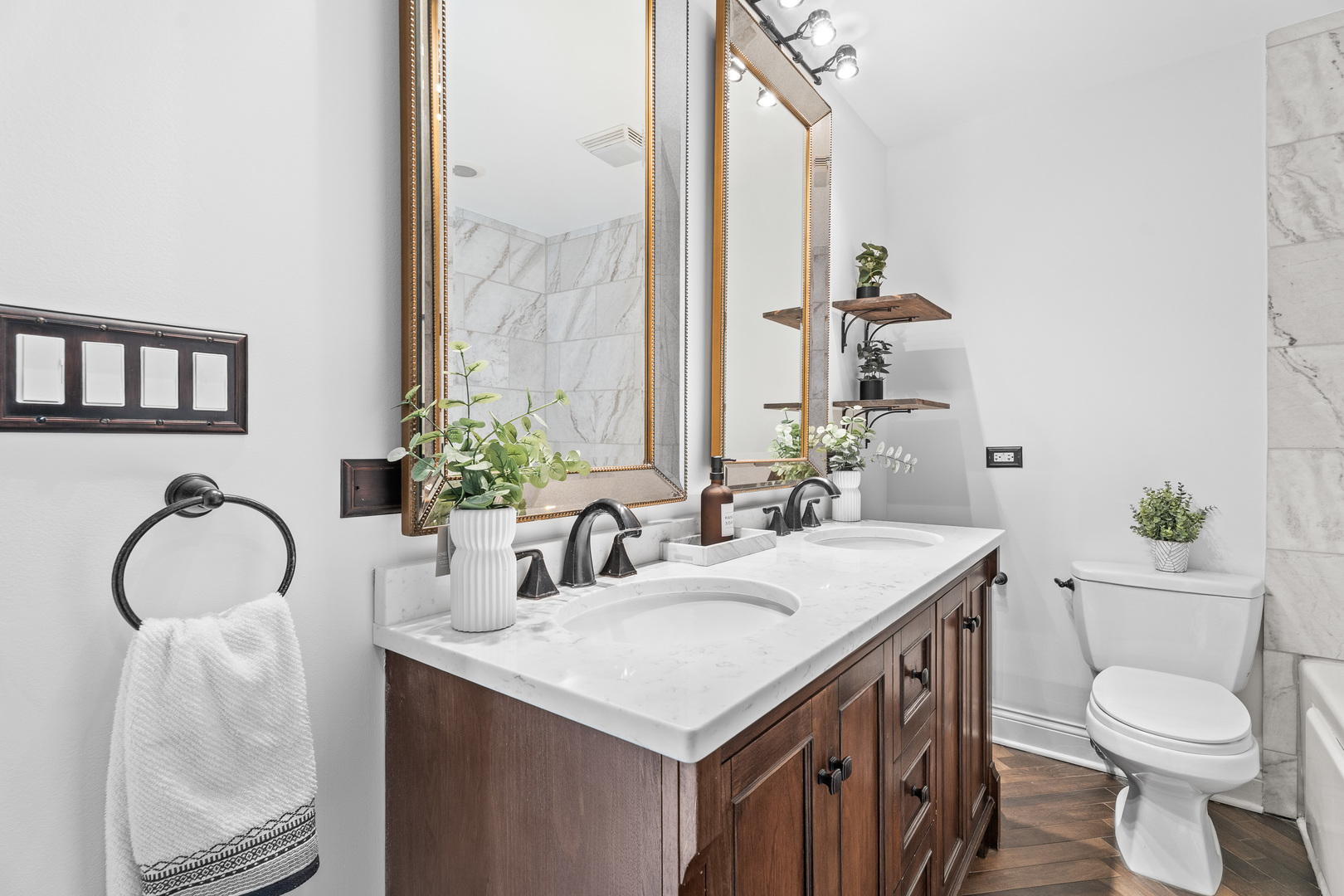 636 N Racine Avenue Unit: 4S