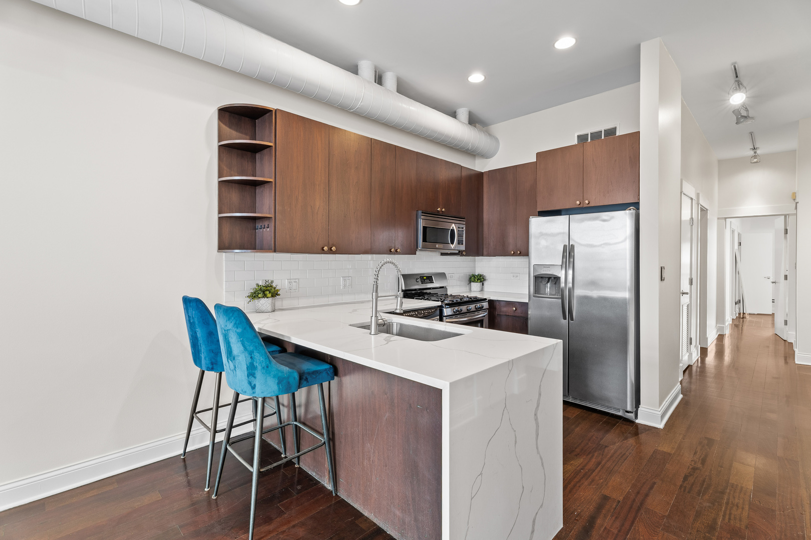636 N Racine Avenue Unit: 4S