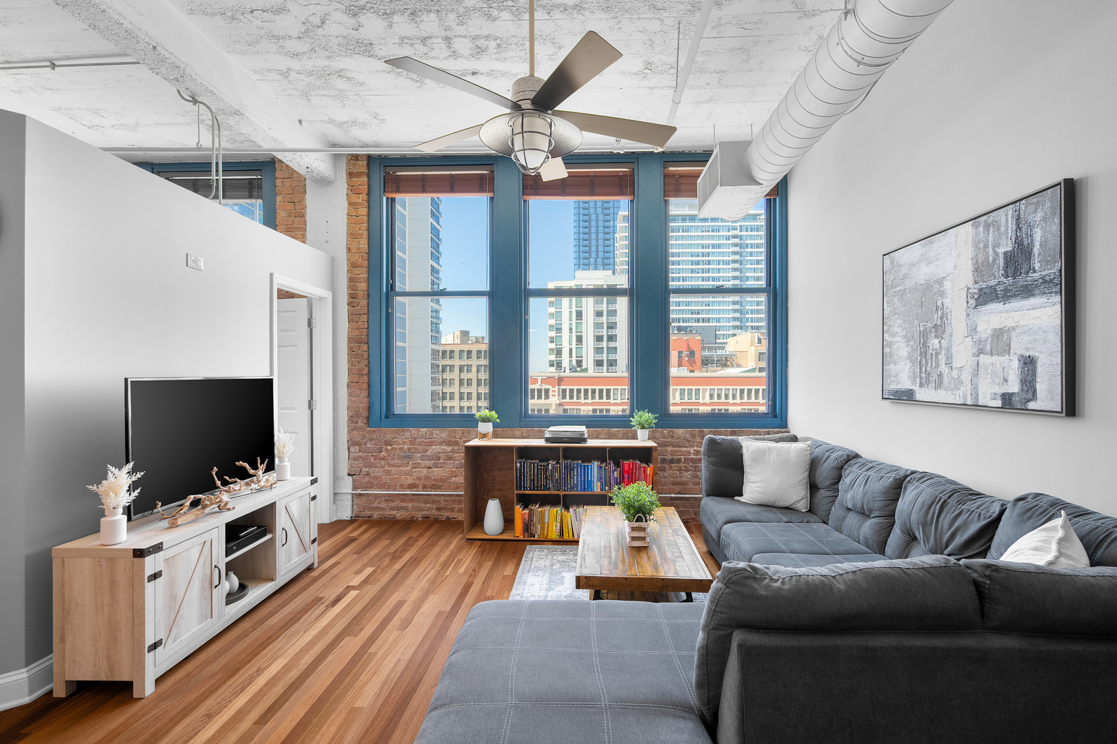 124 W Polk Street Unit: 905