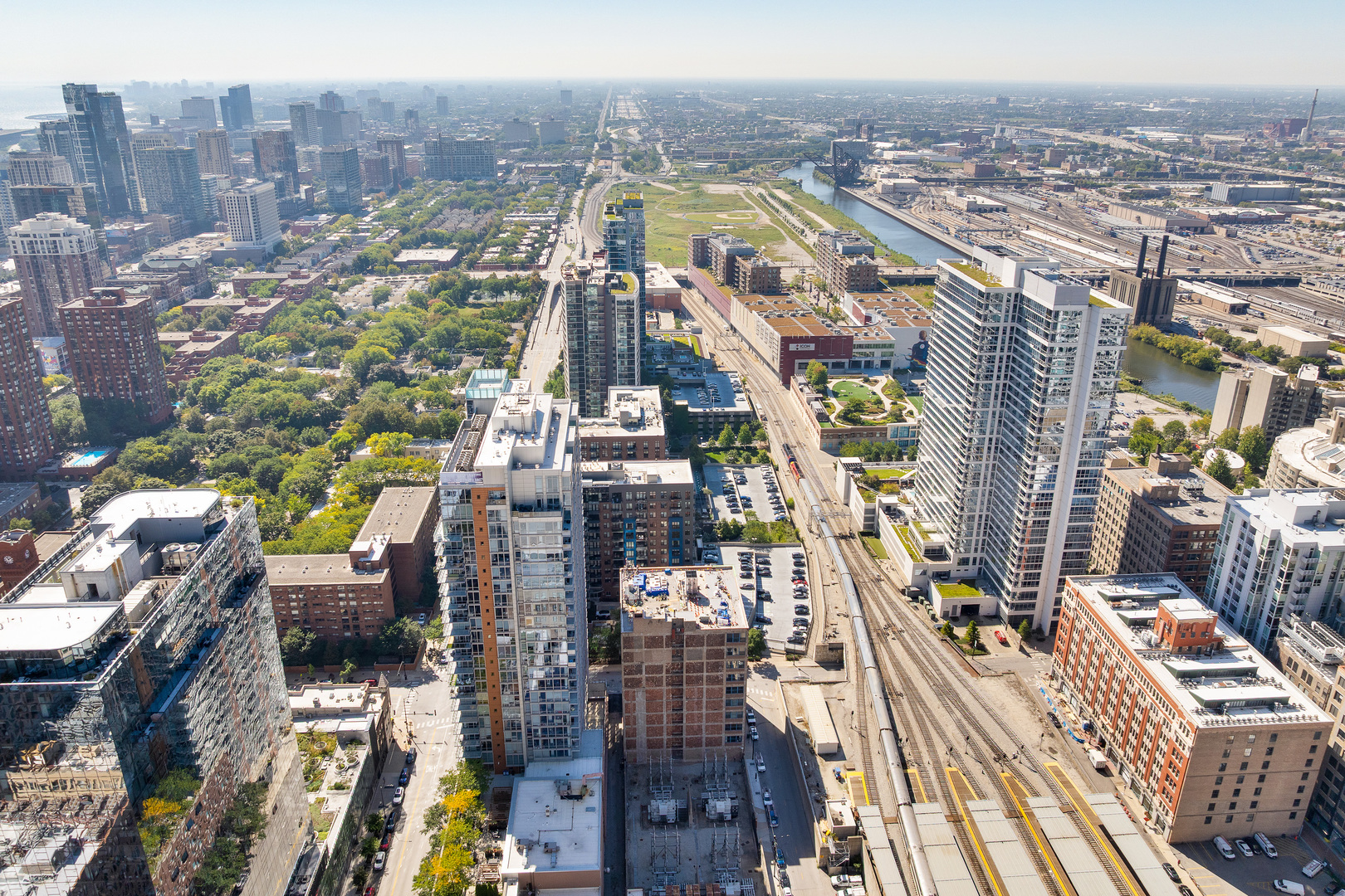 124 W Polk Street Unit: 905