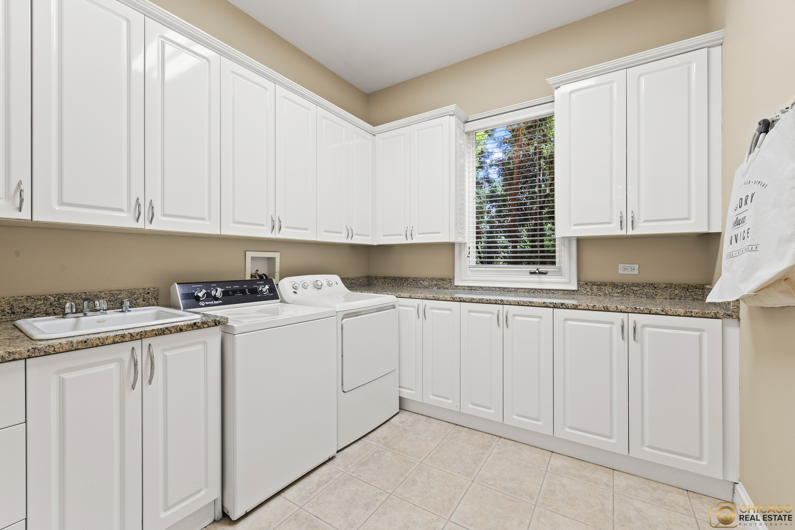 22724 N Amy Lane