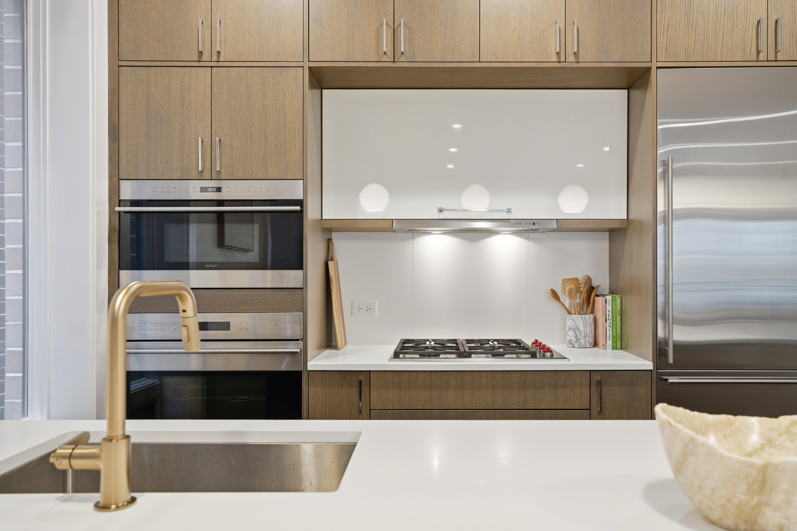 3330 N Clifton Avenue Unit: 2