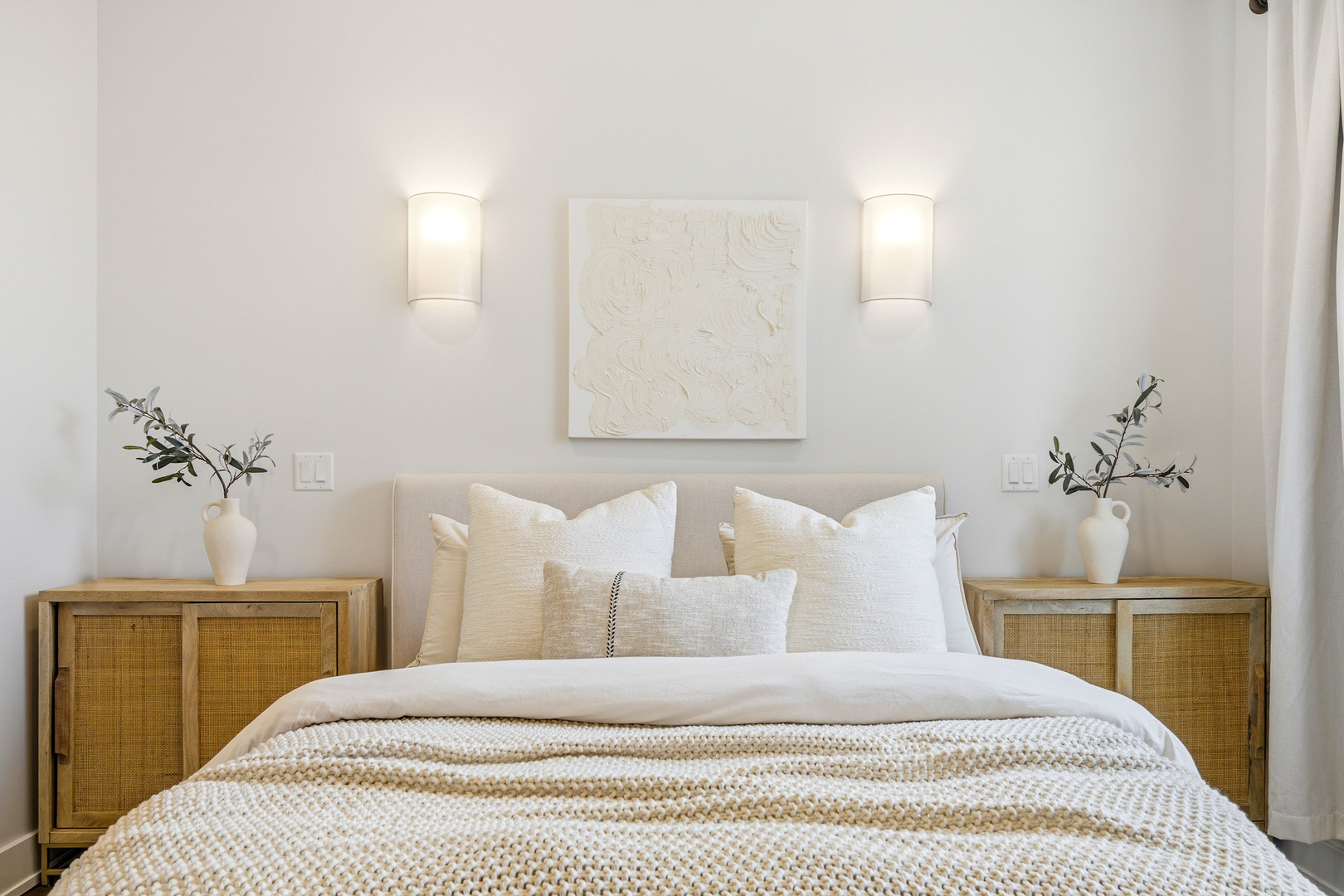 3330 N Clifton Avenue Unit: 2