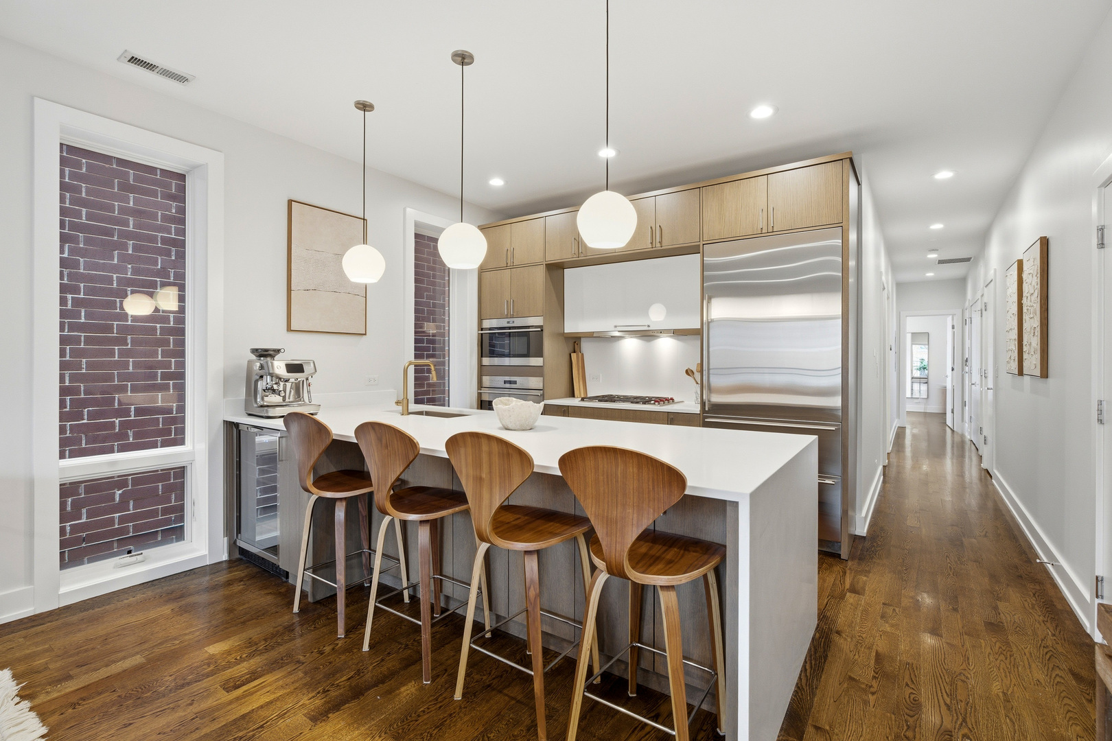 3330 N Clifton Avenue Unit: 2