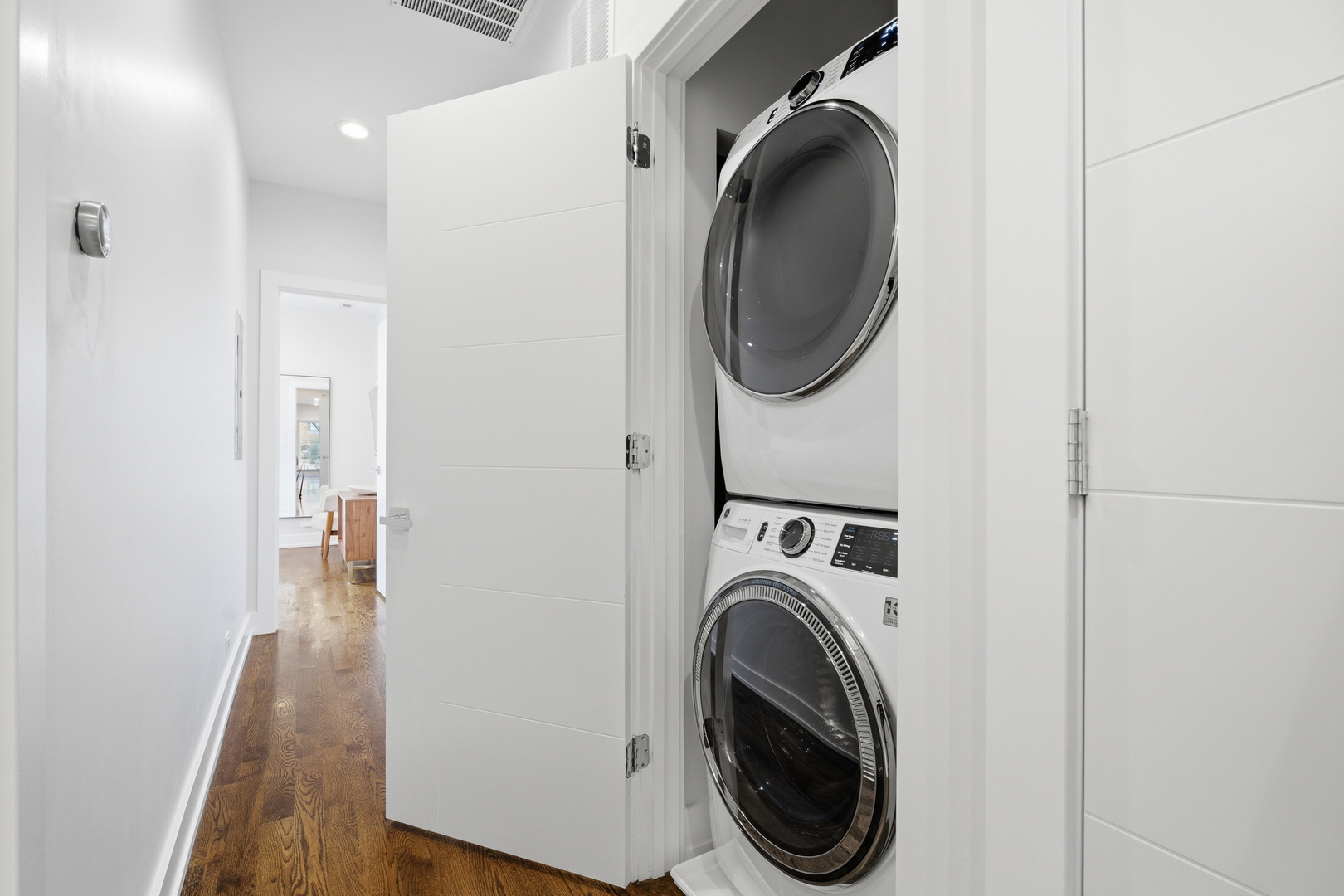 3330 N Clifton Avenue Unit: 2