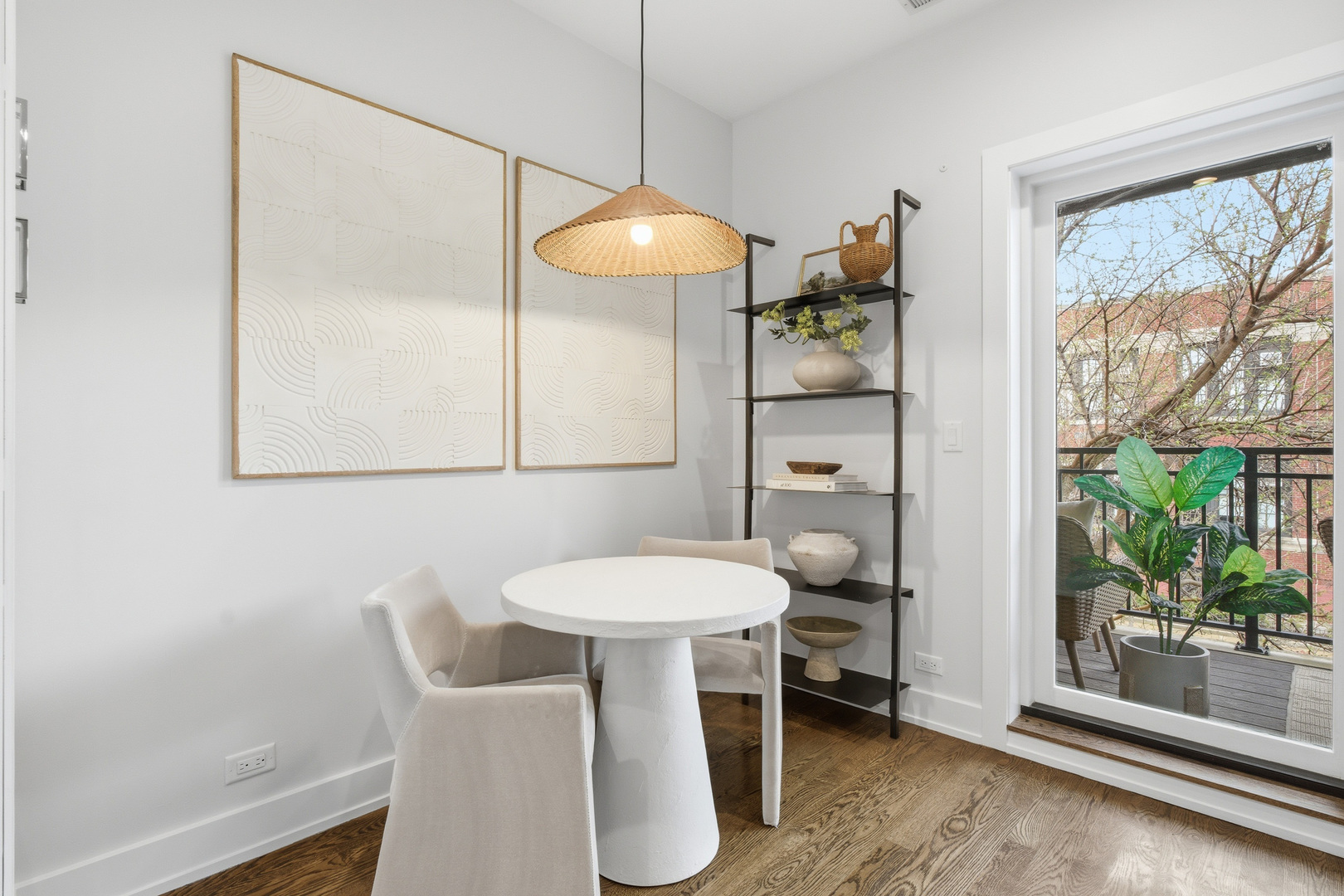 3330 N Clifton Avenue Unit: 2