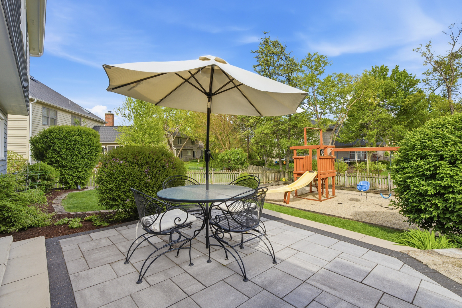 1260 CROMWELL Lane