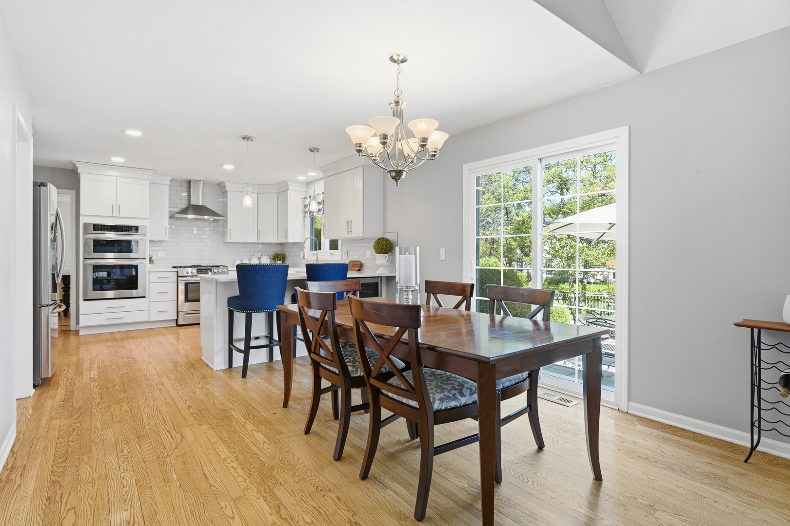 1260 CROMWELL Lane