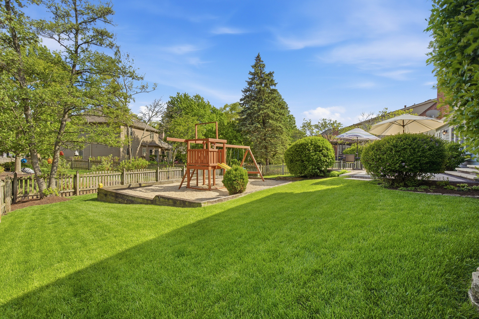 1260 CROMWELL Lane