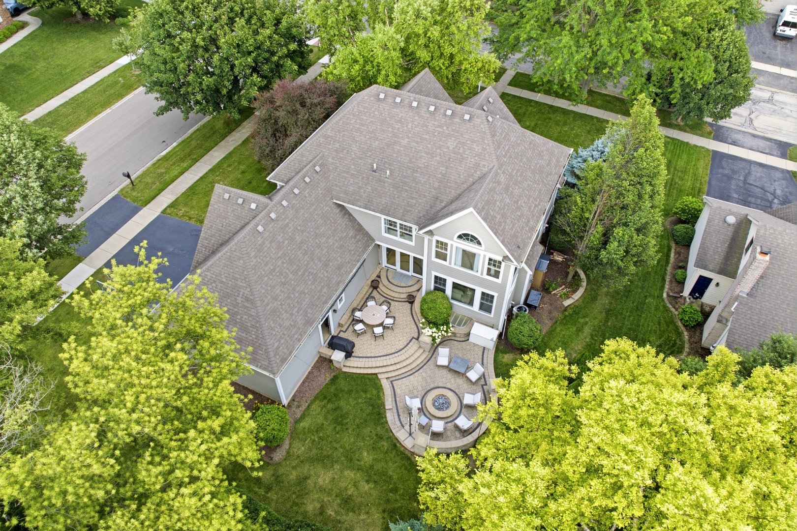 899 Edgewood Drive