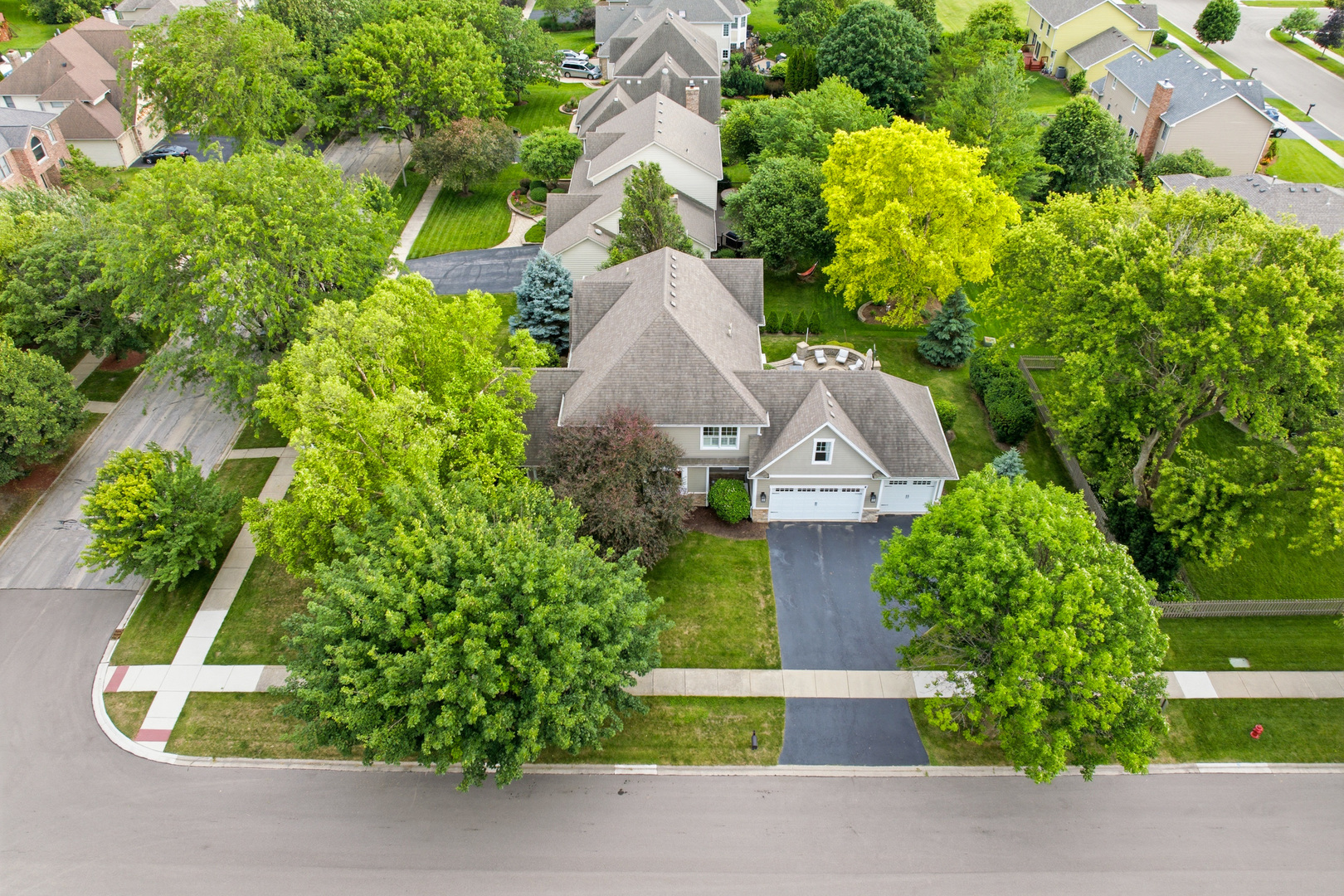 899 Edgewood Drive
