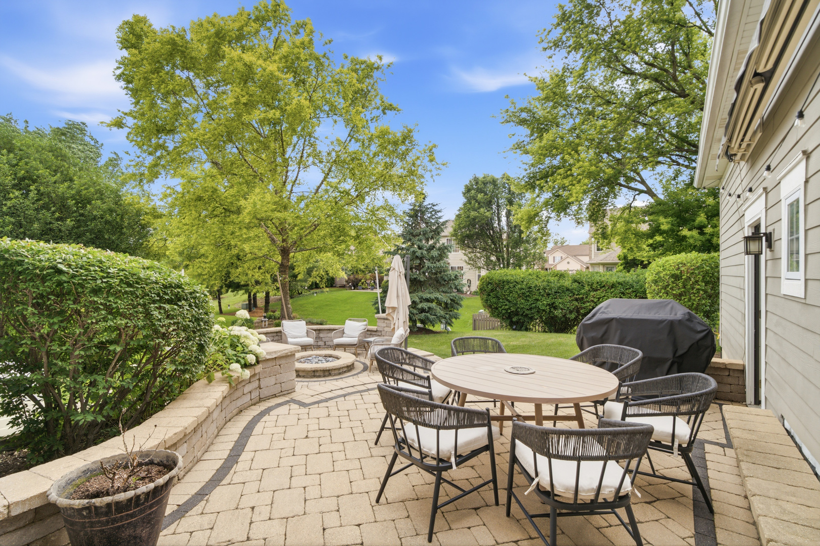 899 Edgewood Drive