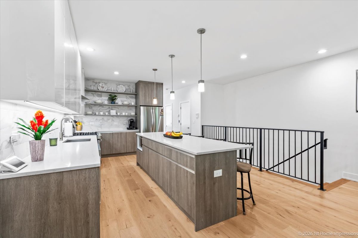 824 S Bell Avenue Unit: 1