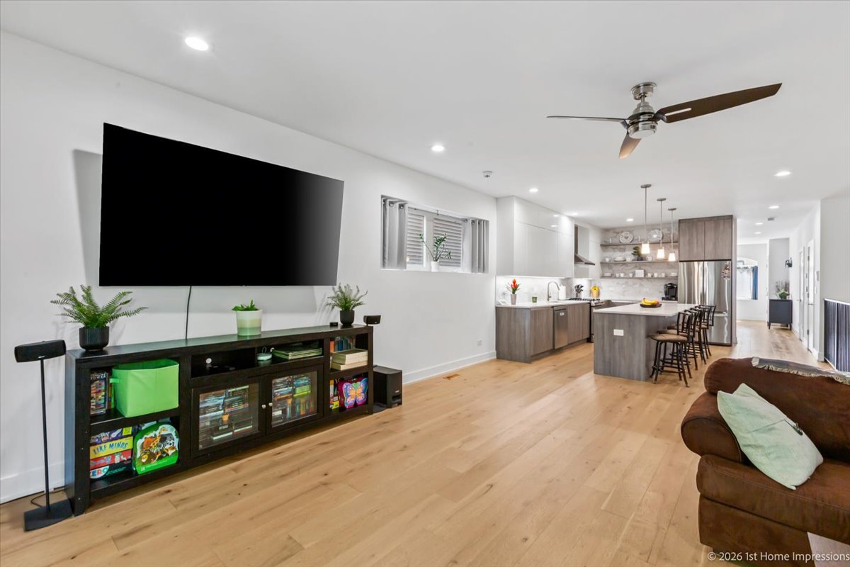 824 S Bell Avenue Unit: 1