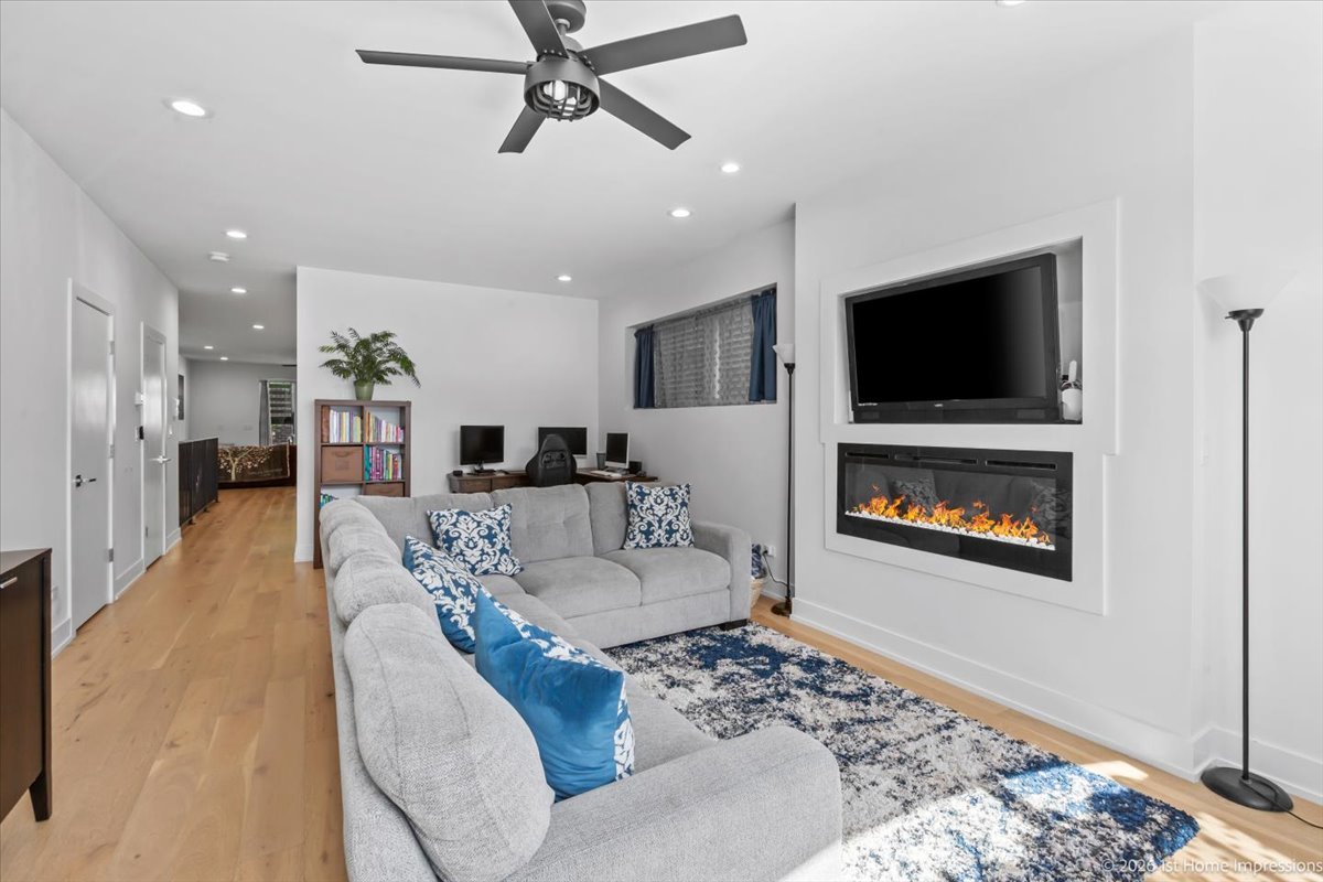824 S Bell Avenue Unit: 1