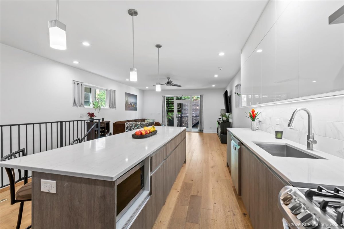824 S Bell Avenue Unit: 1