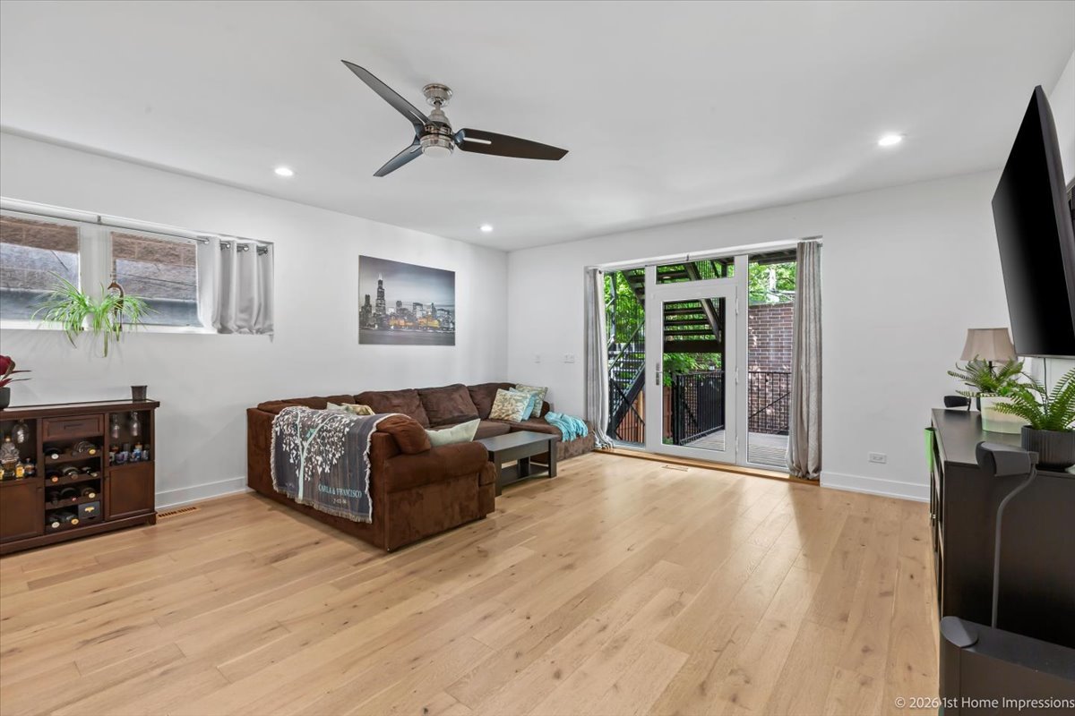 824 S Bell Avenue Unit: 1
