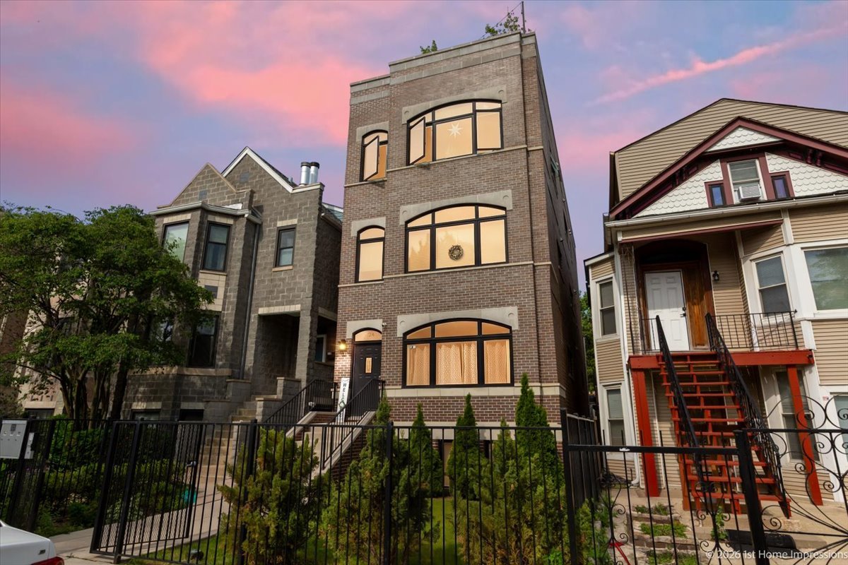 824 S Bell Avenue Unit: 1