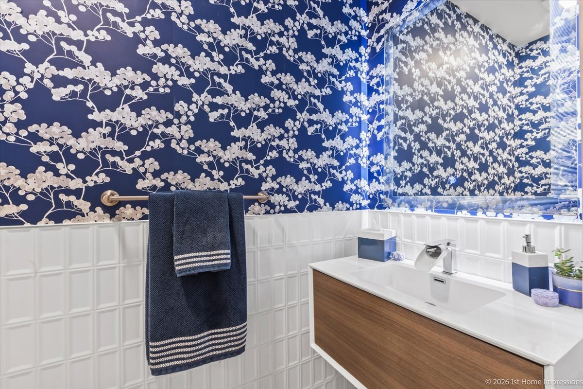 824 S Bell Avenue Unit: 1
