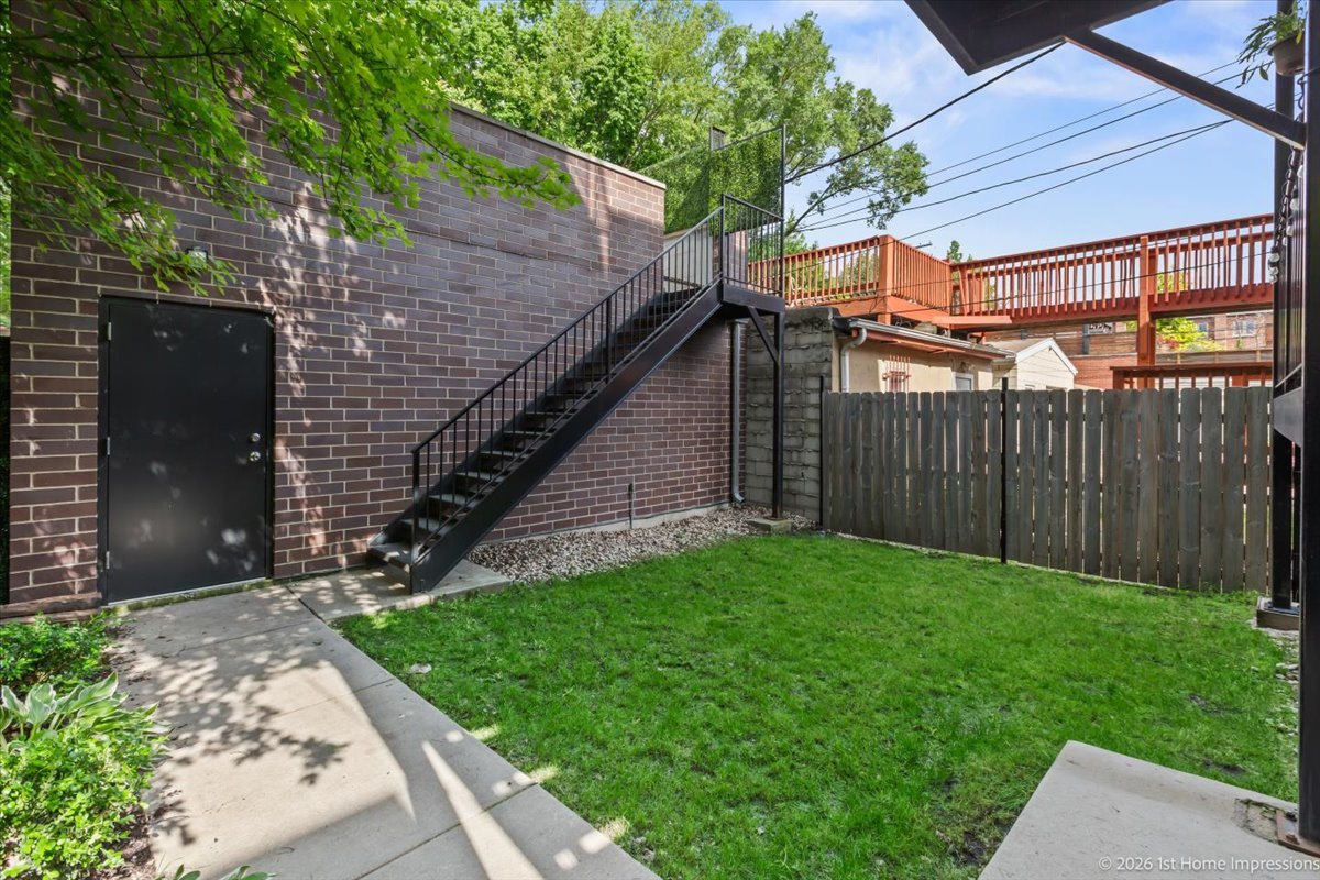 824 S Bell Avenue Unit: 1