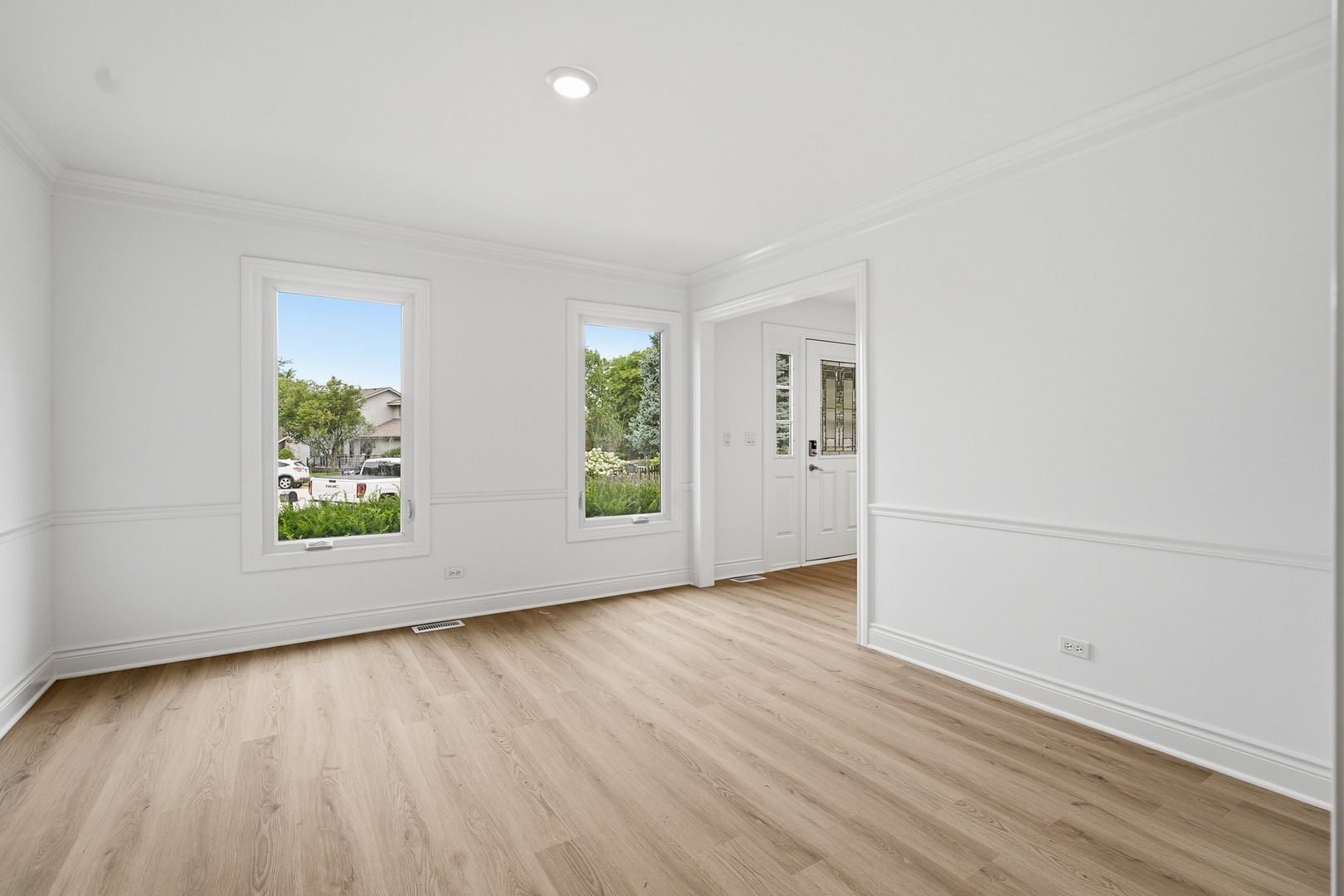 1120 Lakeside Court