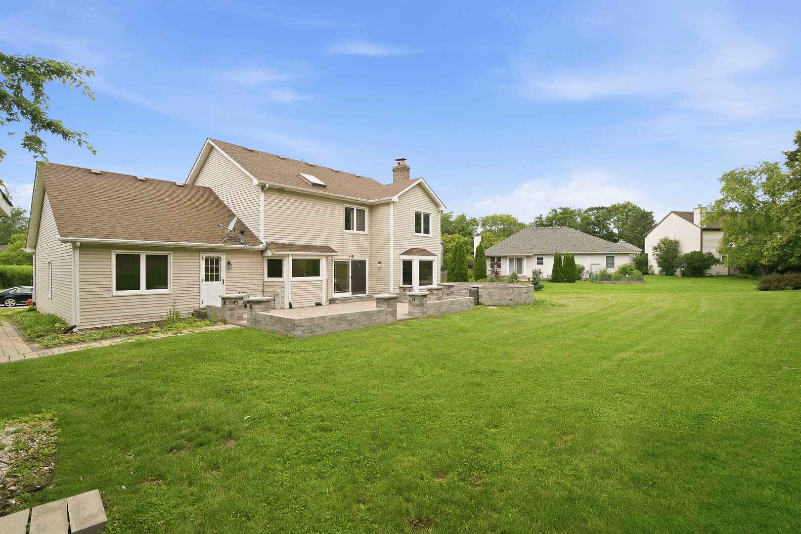 1120 Lakeside Court
