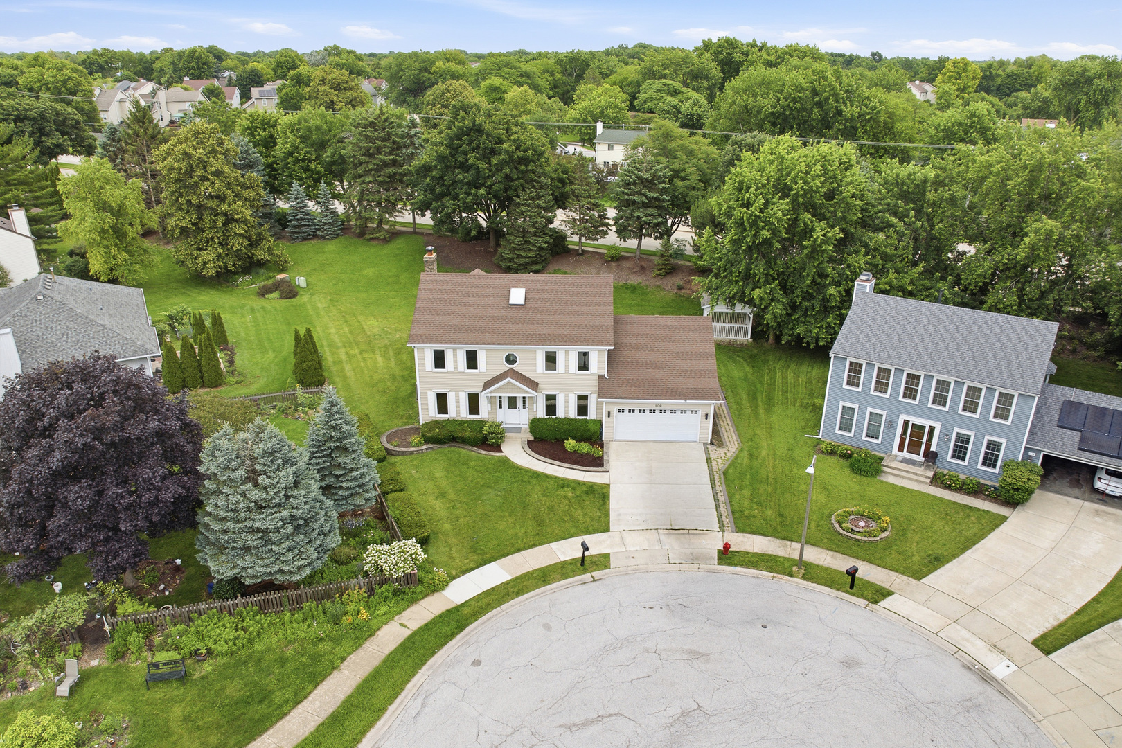 1120 Lakeside Court