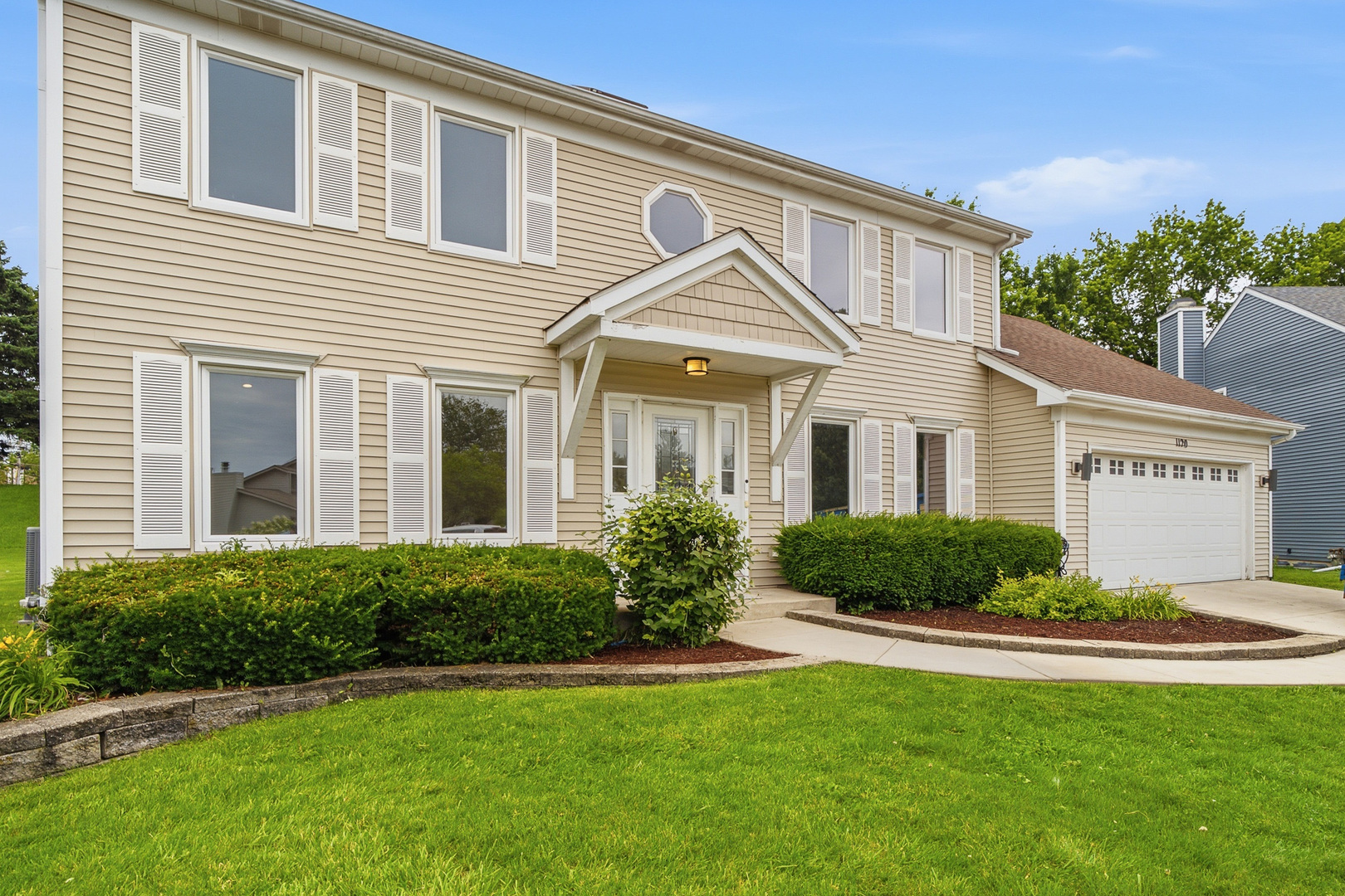 1120 Lakeside Court
