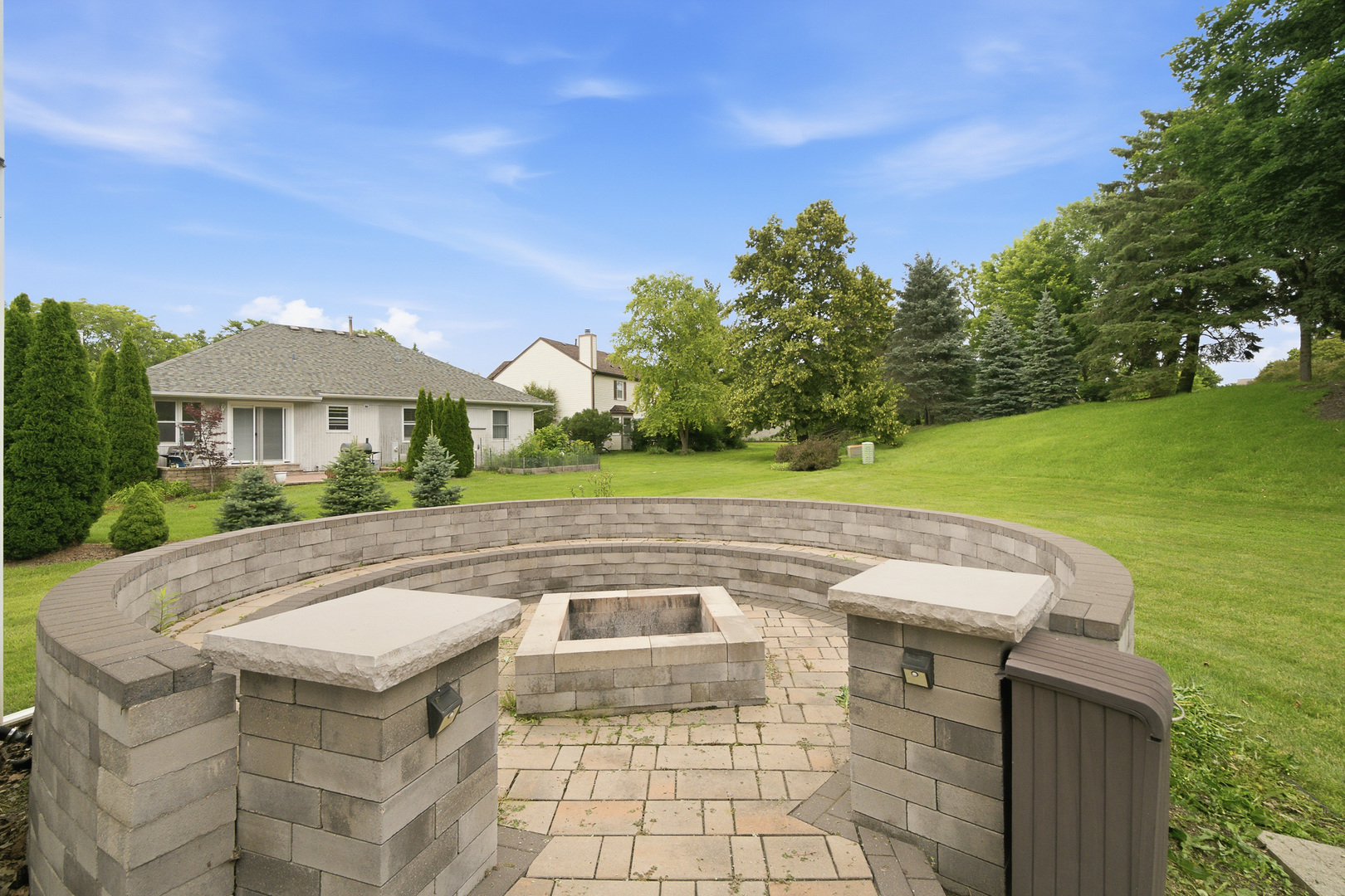 1120 Lakeside Court