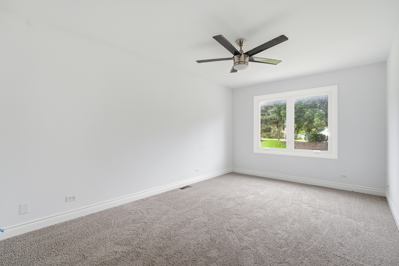 1120 Lakeside Court