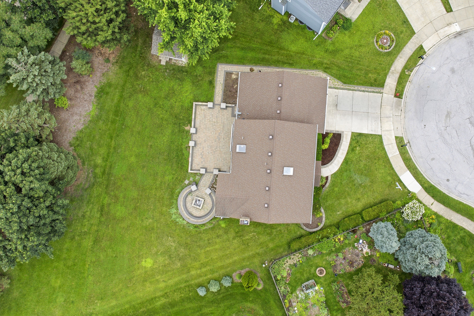 1120 Lakeside Court