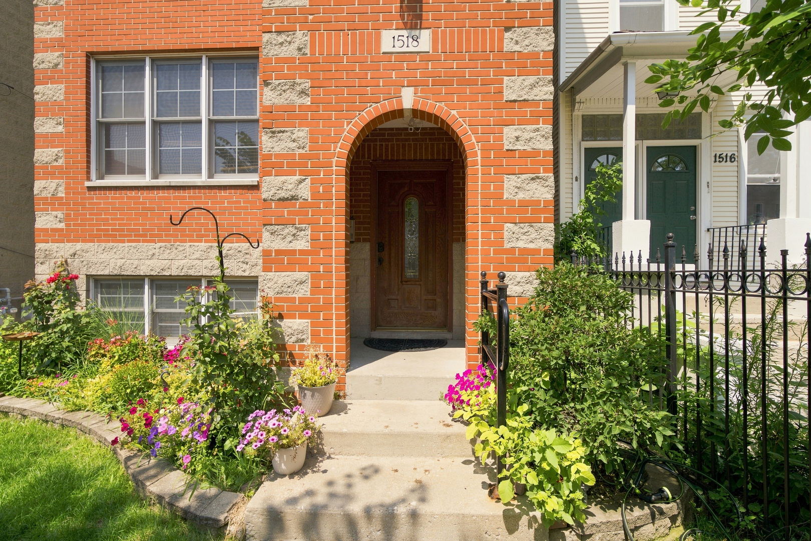 1518 W SUPERIOR Street Unit: 2