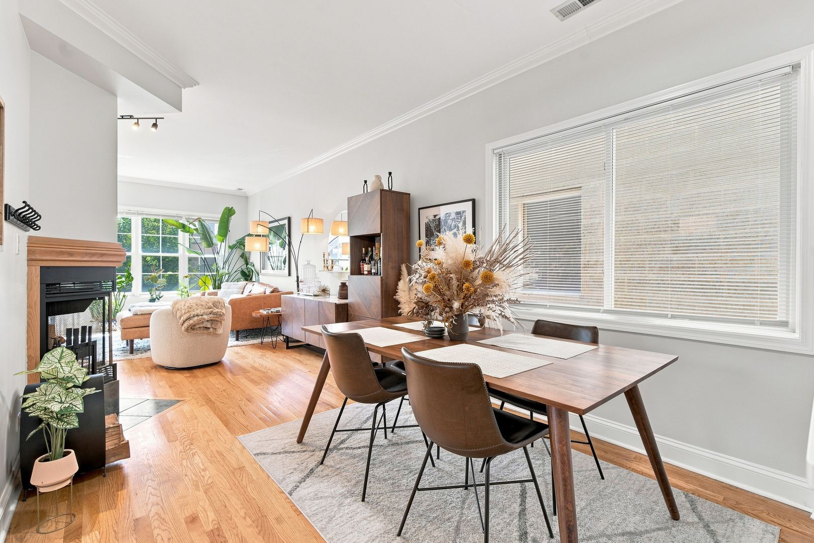 1518 W SUPERIOR Street Unit: 2