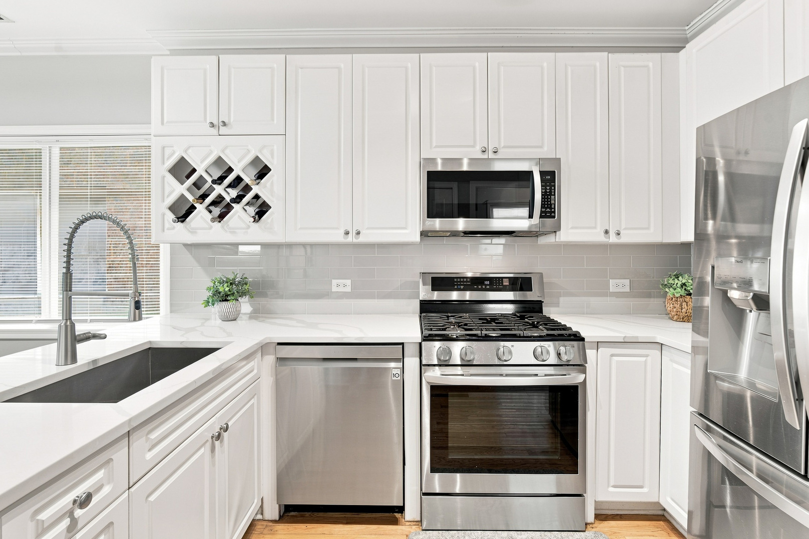 1518 W SUPERIOR Street Unit: 2