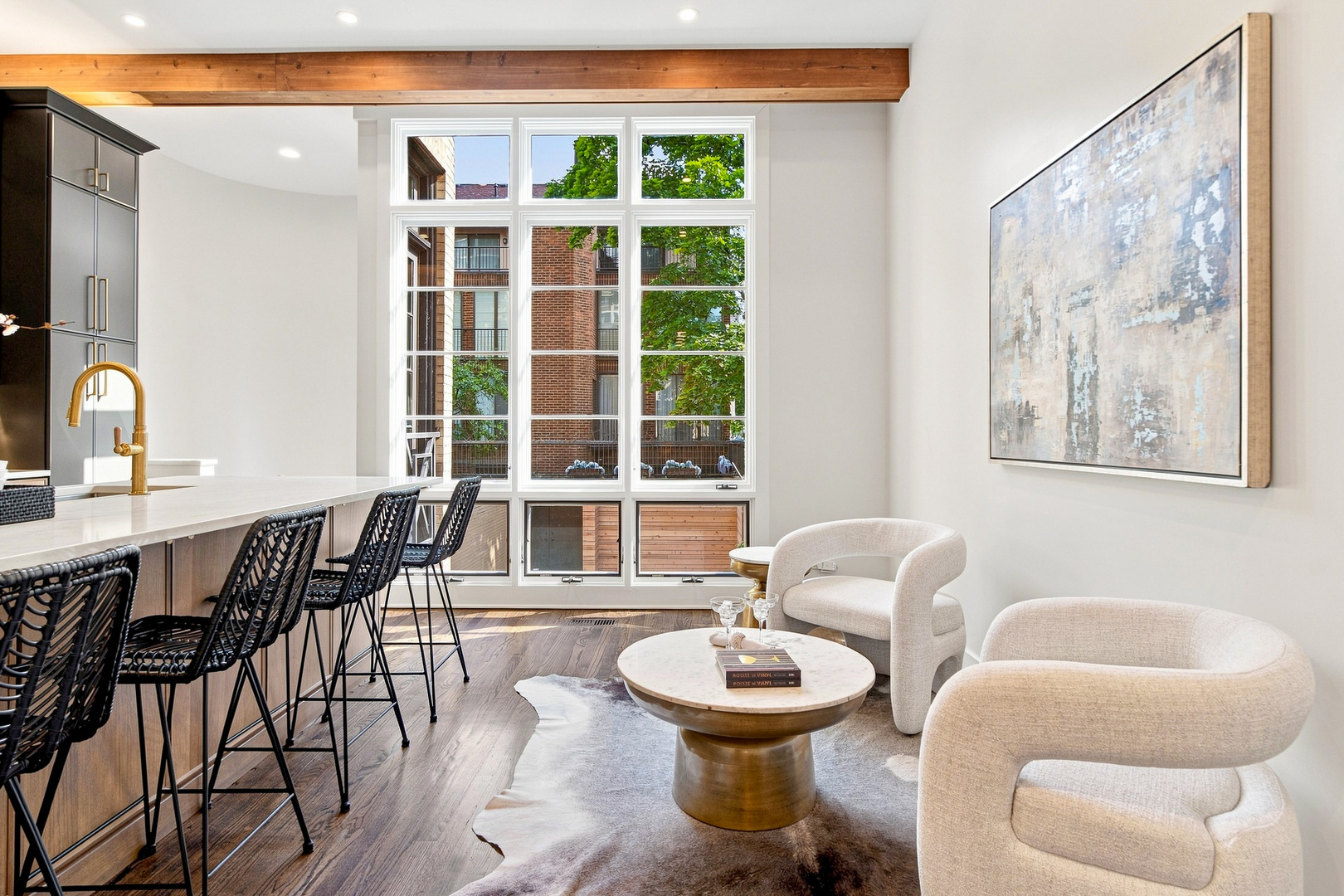 67 W Schiller Street