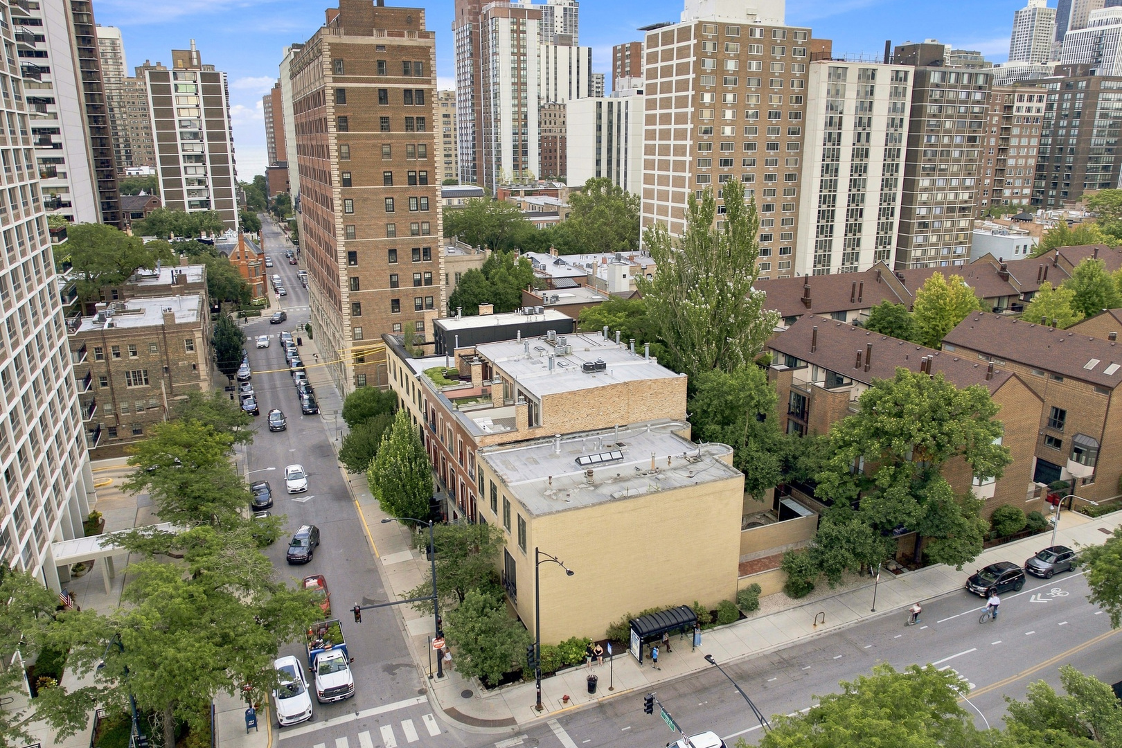67 W Schiller Street