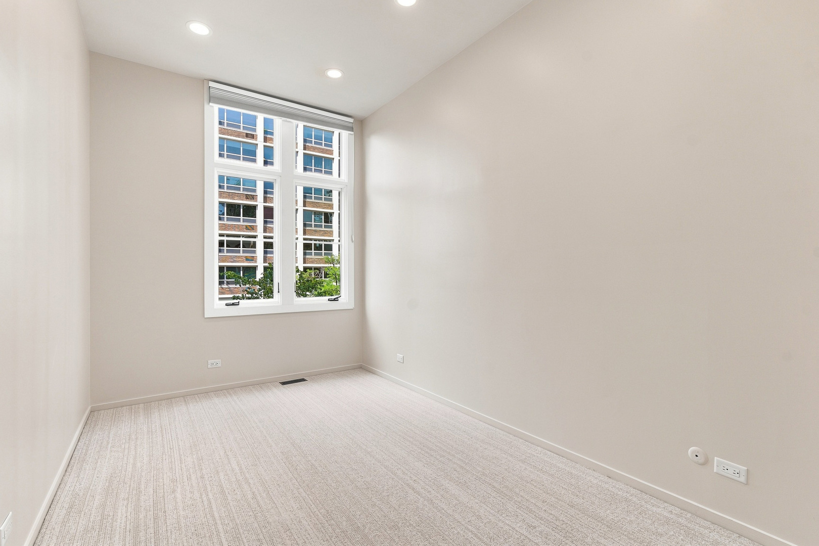 67 W Schiller Street