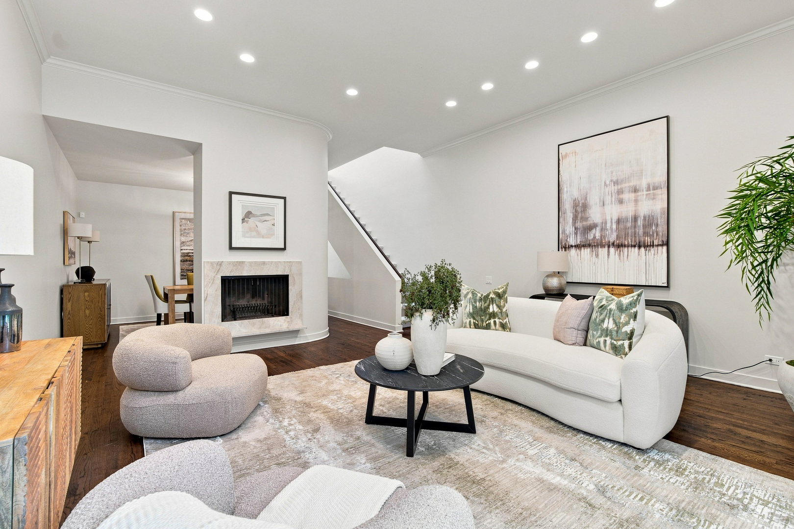 67 W Schiller Street