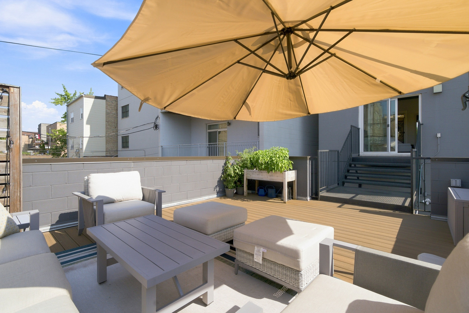 2210 W Chicago Avenue Unit: 2E